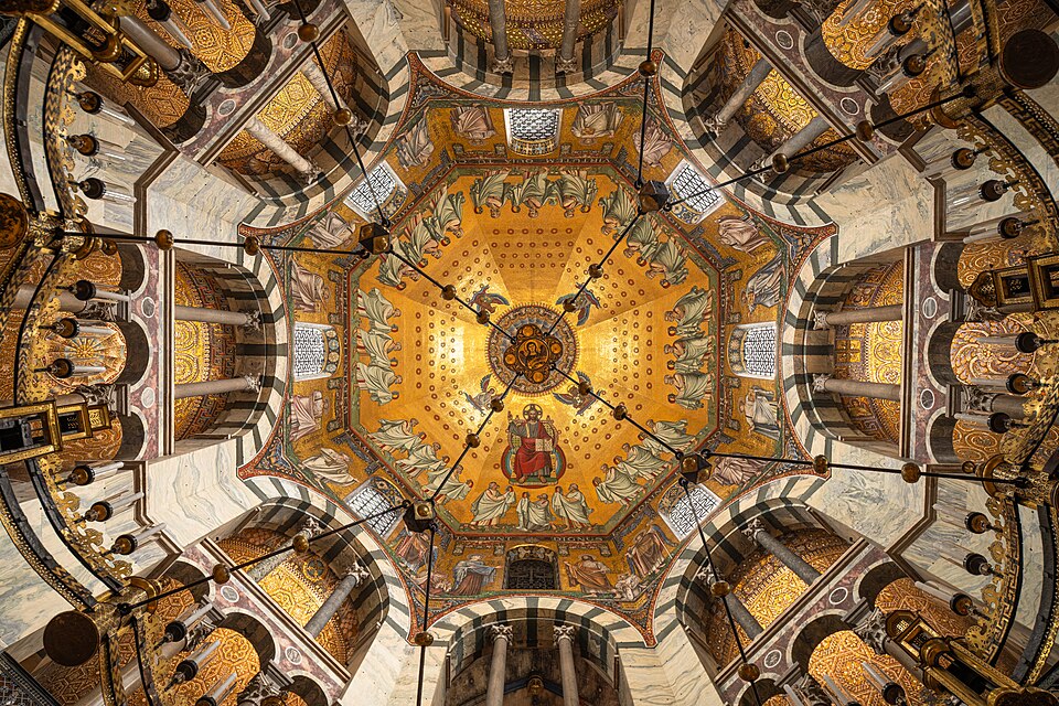 Oktogon Kuppelmosaik Aachener Dom 2026