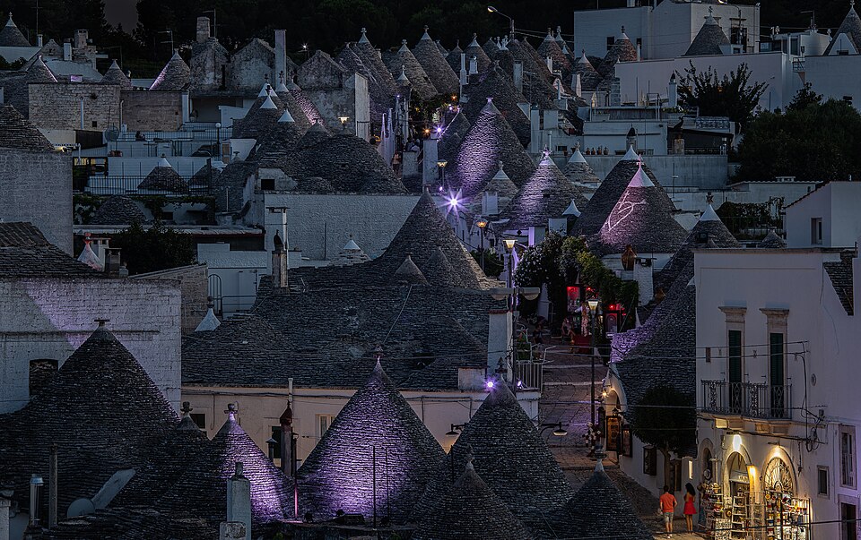I Trulli di Alberobello di sera
