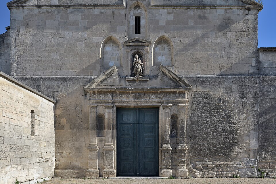 Arles Notre Dame de la Major facade