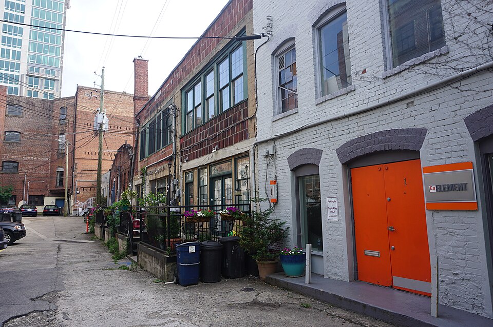 Tingle Alley, Asheville North Carolina 2019 06