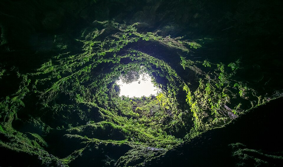Algar do Carvao, isla de Terceira, Azores, Portugal, 2020 07 25, DD 68 70 HDR
