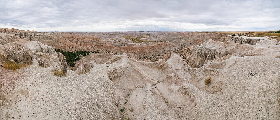 MK00667 75 Badlands Pinnacles overlook