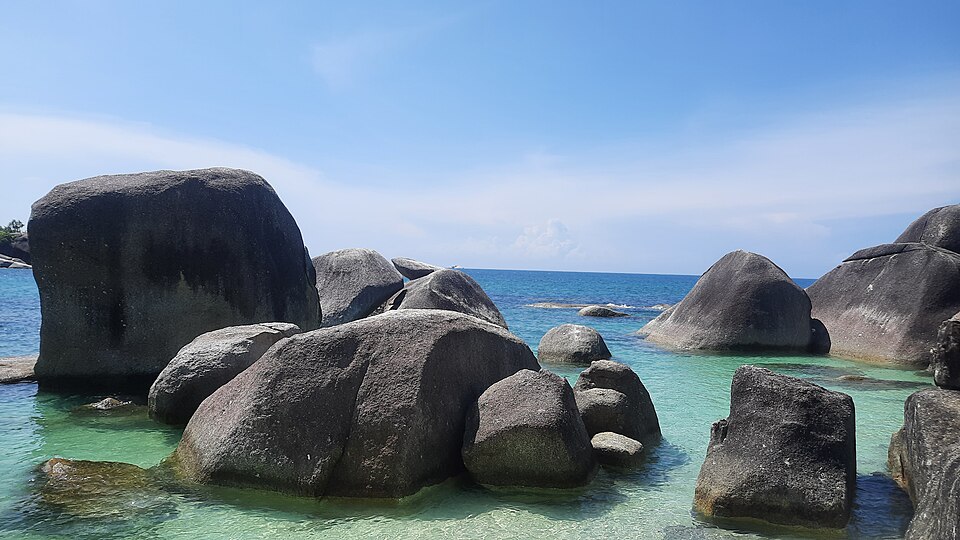 Pantai Tanjung Tinggi Belitung 02