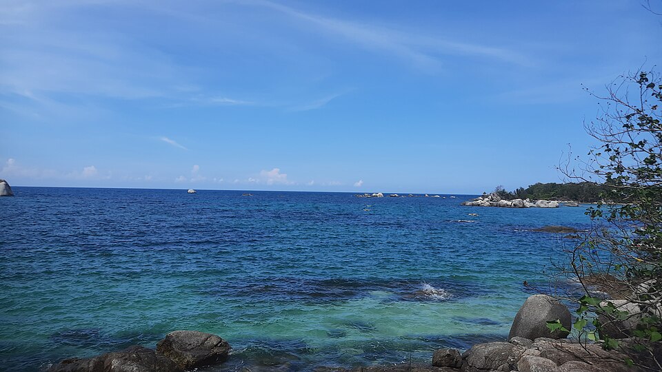 Pantai Tanjung Tinggi Belitung 03