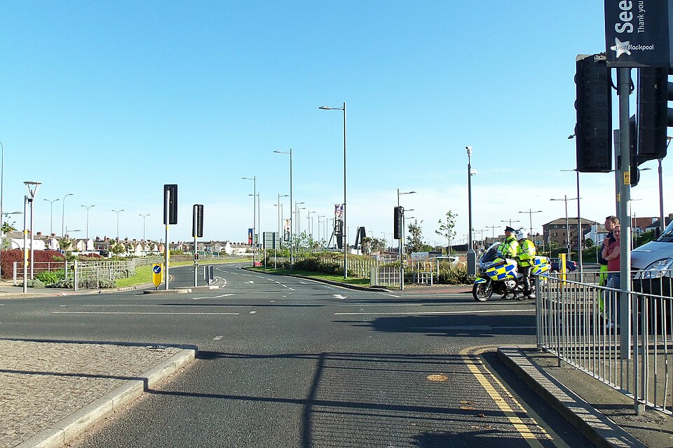 'Closed For Business' Seasiders Way, Blackpool geograph.org.uk 2418211