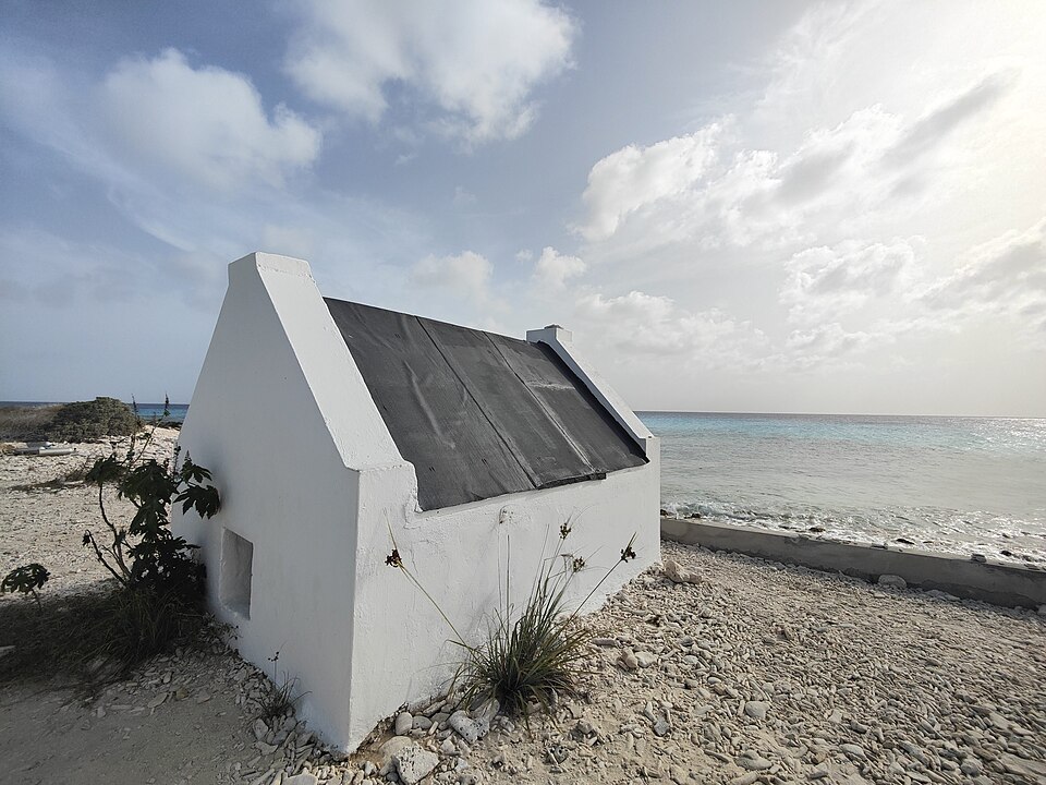 Old Slave huts, Bonaire (2)