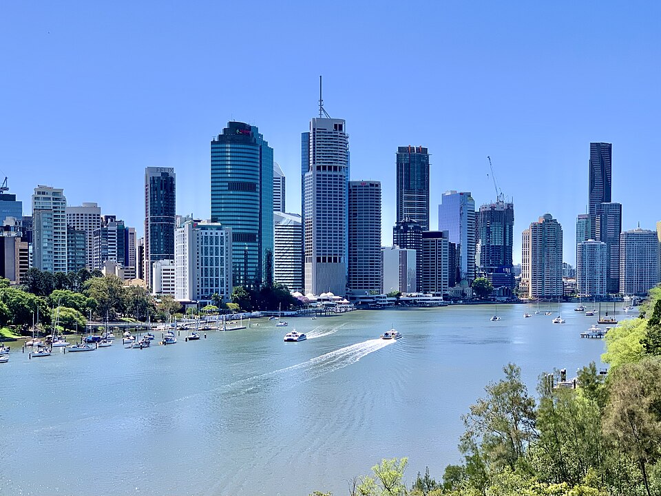 Skyline of Brisbane from Kangaroo Point Cliffs Park, Nov 2020, 05