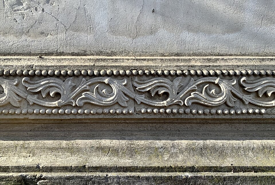 Grave of the D. Bungetzianu Family in the Bellu Cemetery in Bucharest, Romania (12)