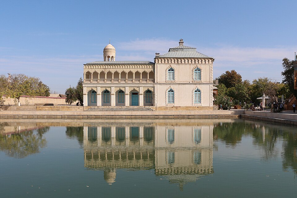 Harem of Sitorai Mokhi Khosa Palace 01