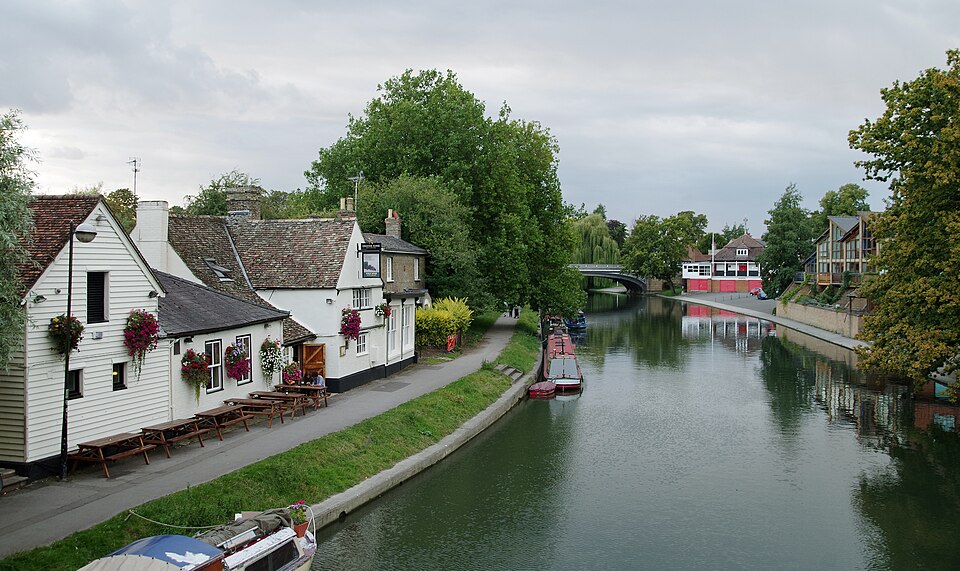 Cambridge MMB 13 "Fort St George" and River Cam
