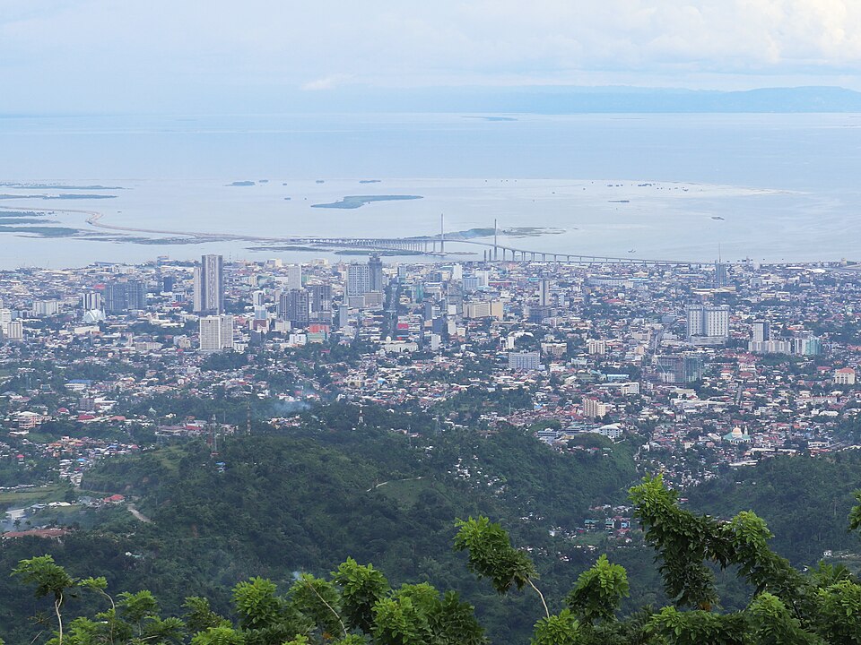 Cebu downtown, capitol view from Tops Lookout (Cebu City; 09 06 2022)