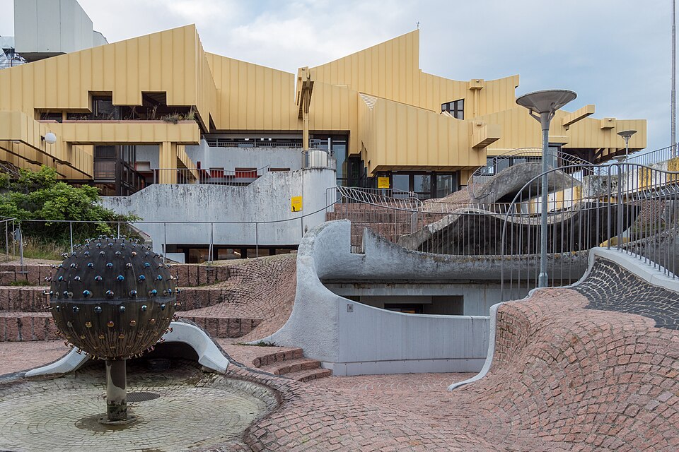 Universität Konstanz Pausenbereich und Gebäude K