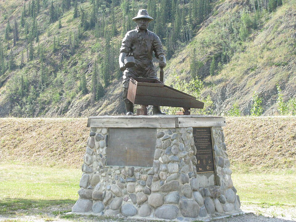Mining Statue, Dawson City, Yukon (3901926545)
