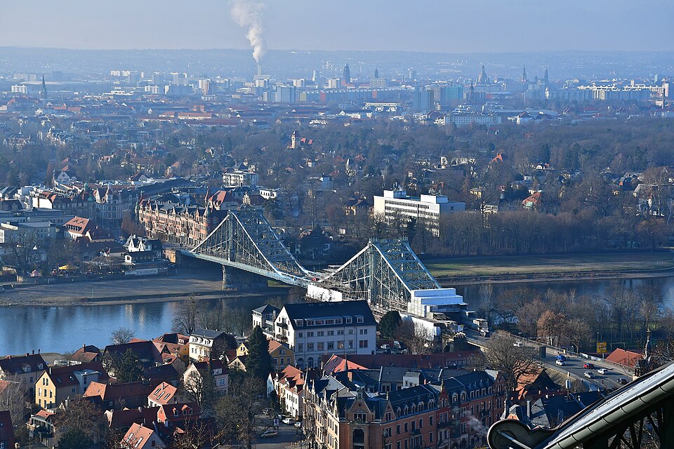 Dresden, Schwebebahn, Blick (Dezember 2025) 2
