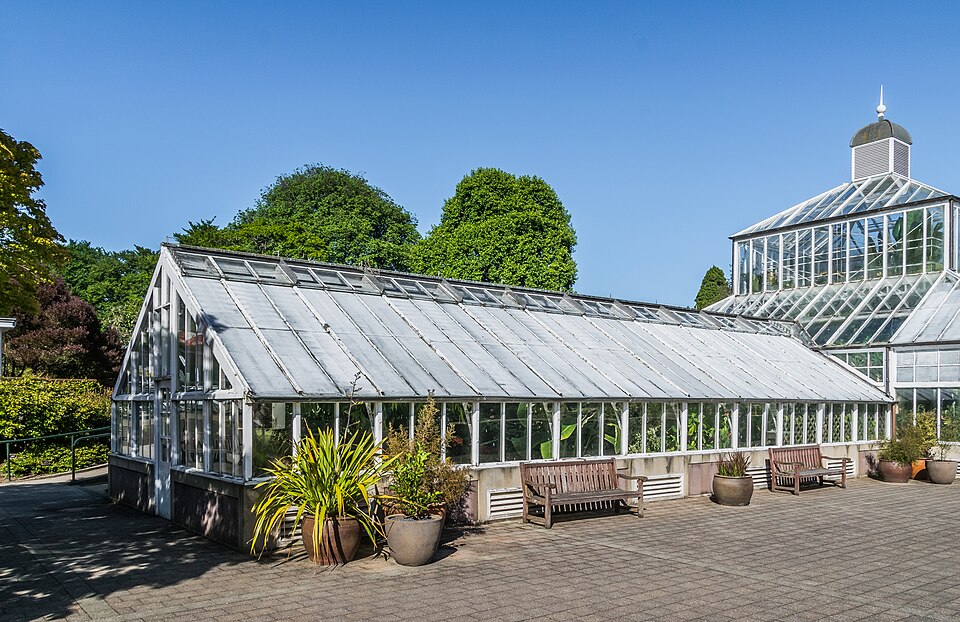 Greenhouse in Dunedin Botanic Garden 01