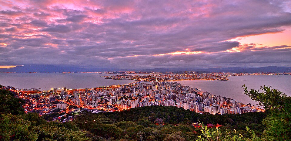 Morro da Cruz, Florianópolis SC, Brazil panoramio (cropped)