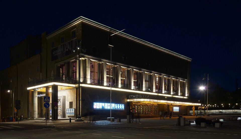 Gothenburg City Theatre at night