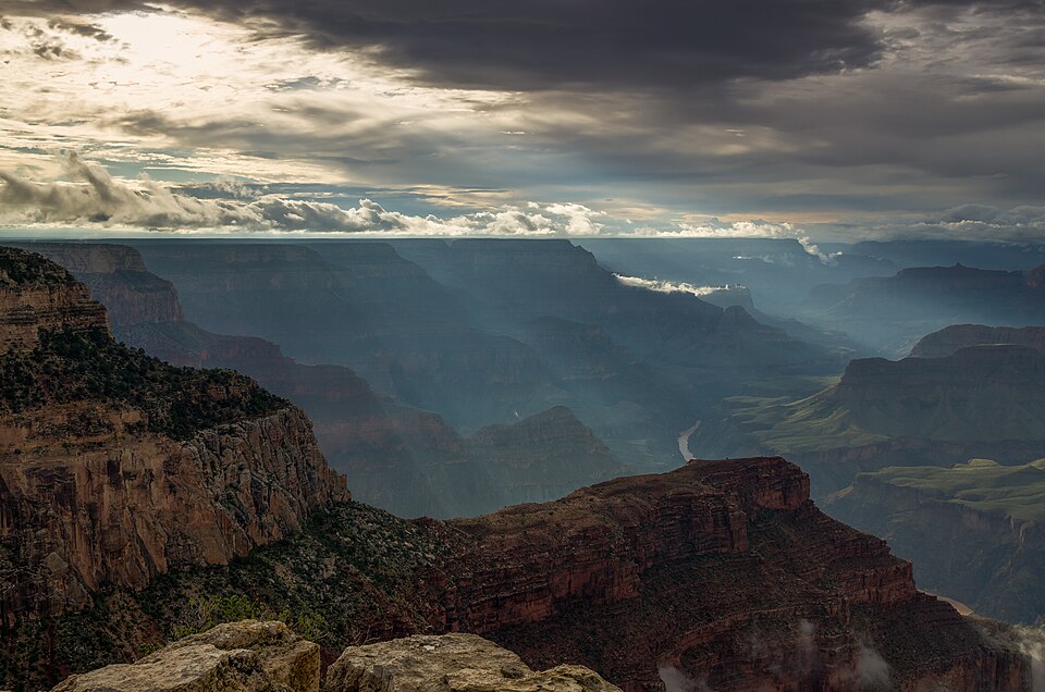 Sun rays at Hopi Point Grand Canyon 2013