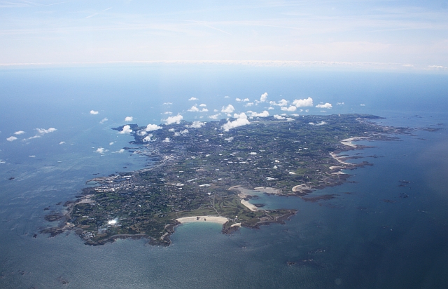 Guernsey from the air geograph.ci 371