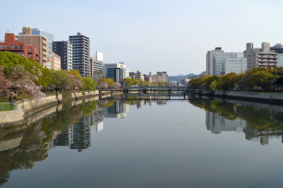 Looking up the Kyobashi River from Inario Bridge, Hiroshima, 2016
