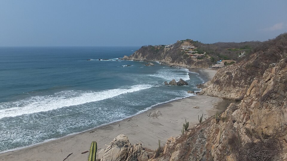 Vista de la playa La Bocana, Huatulco