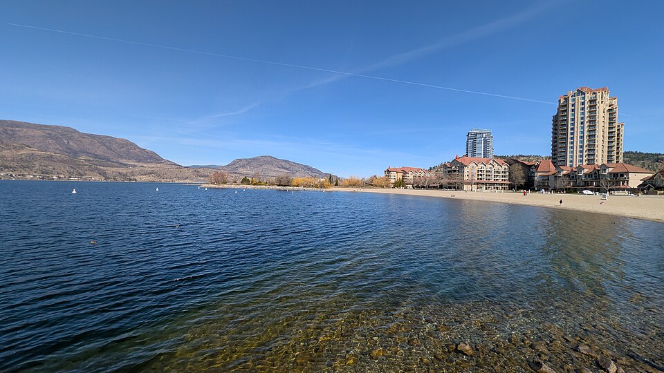 Okanagan Lake, Kelowna, BC, Canada4