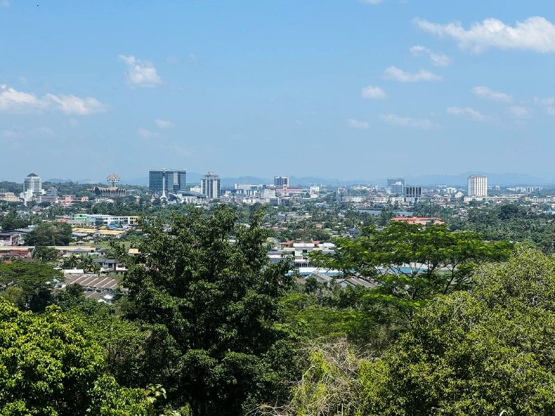 Kuching Skyscrapper dari Kuching Utara