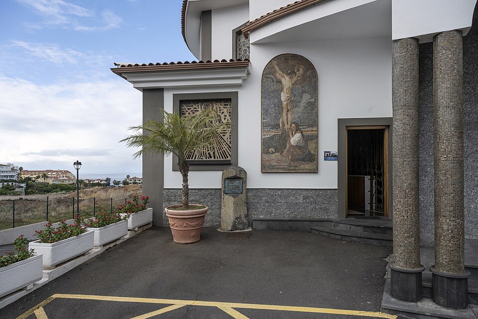 Puerto de la Cruz – Ntra. Sra. de la Paz, lateral entrance