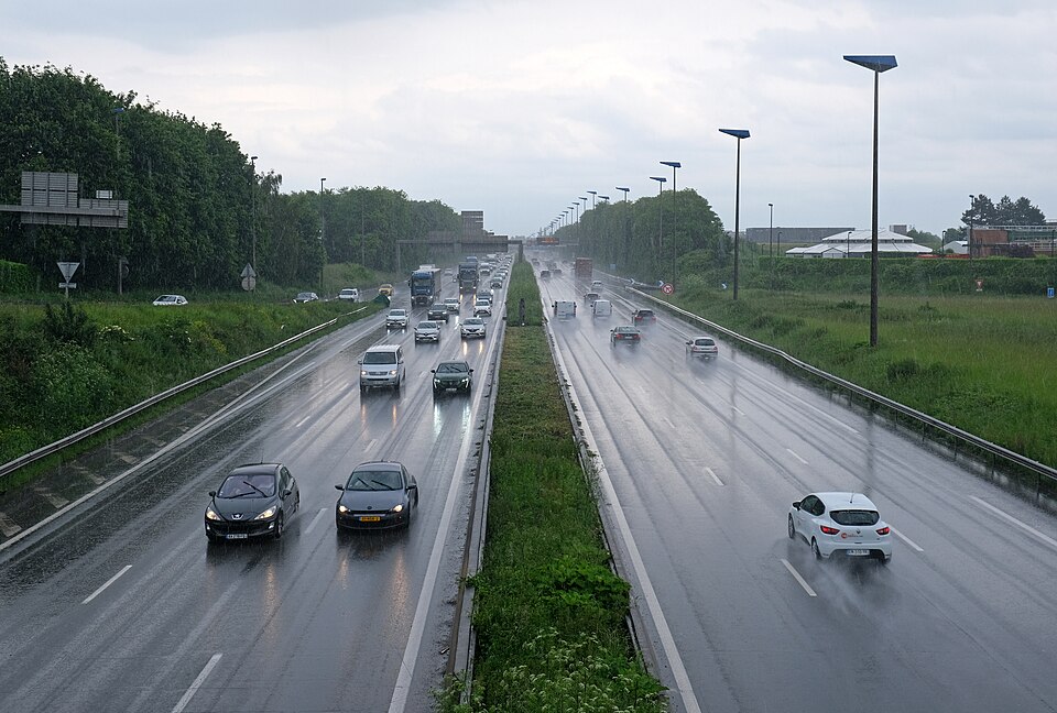 A1 autoroute Lille rain