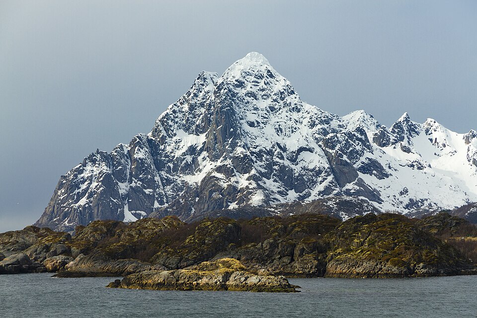 Vågakallen from Storvågan, Austvågøya, Lofoten, Norway, 2015 April
