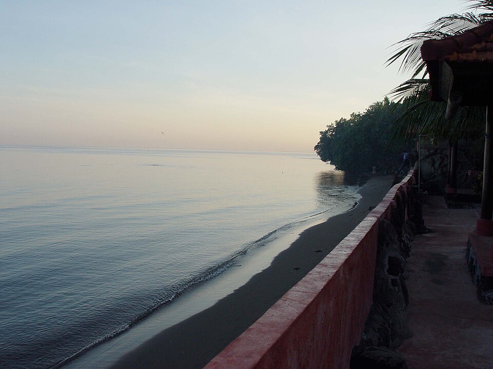 Morning of Lovina Beach 200507 6