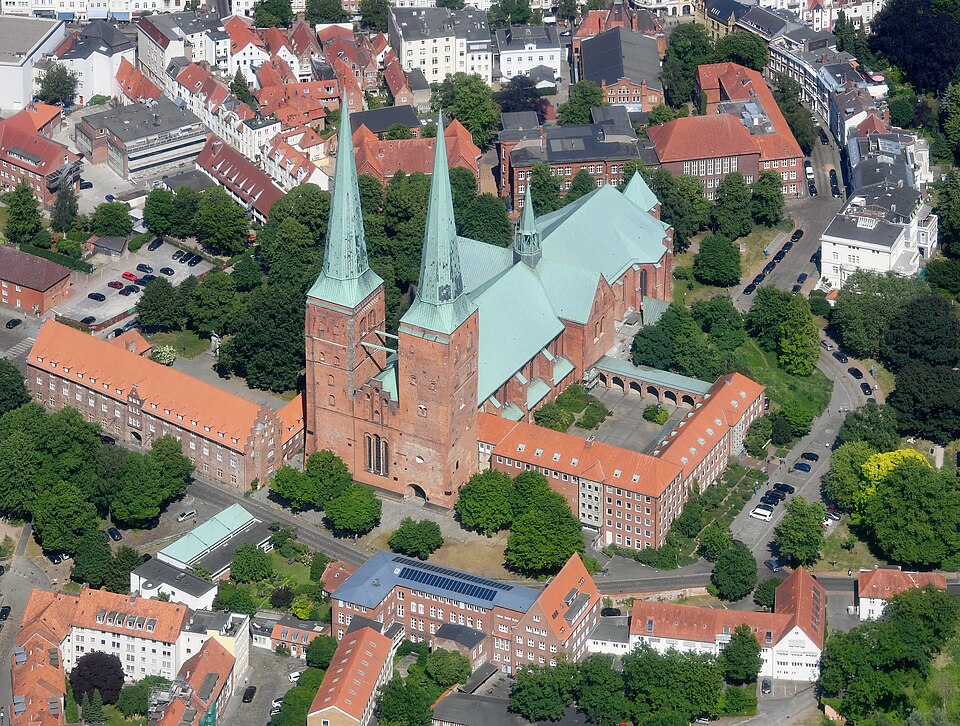 Aerial image of the Lübeck Cathedral (view from the southwest)