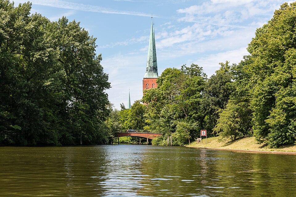Lübeck, Trave und Lübecker Dom 2017 0277
