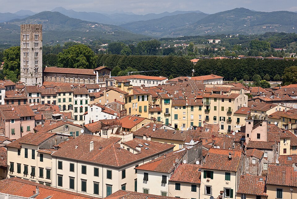 01 Lucca seen from Torre Guinigi