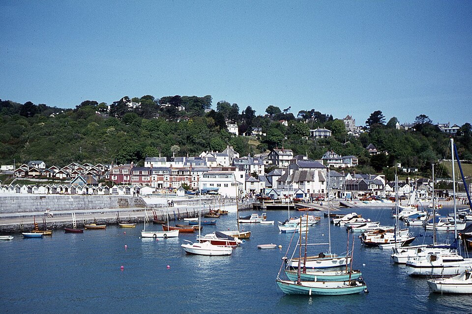 Lyme Regis Harbour geograph.org.uk 6425938
