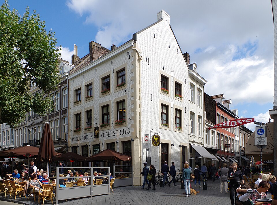 Maastricht Vrijthof 15 BW 2017 08 19 12 06 24