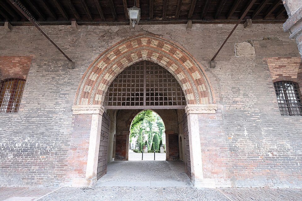 Ducal Palace, Piazza Sordello, Mantua, Italy panoramio