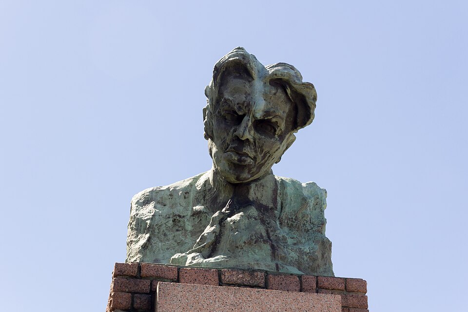Bust of Florencio Sánchez, Montevideo 2017 002