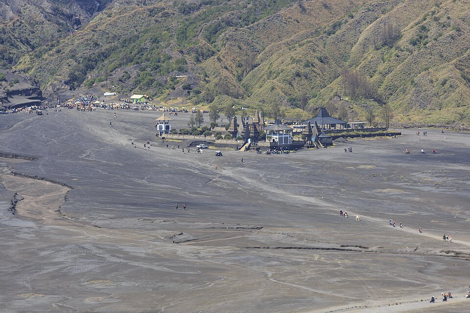 Bromo Tengger Semeru National Park Indonesia Pura Tengger 02