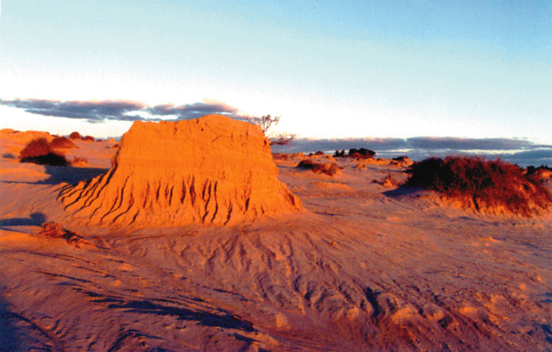 Mungo Dune panoramio