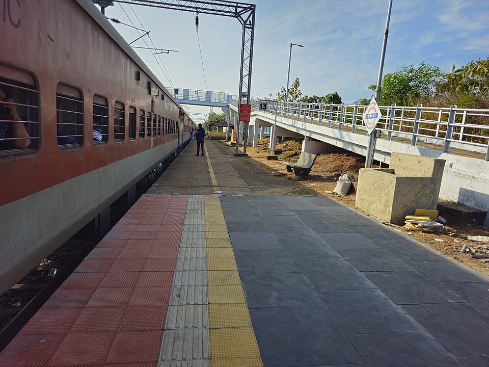 Murdeshwar railway station 2