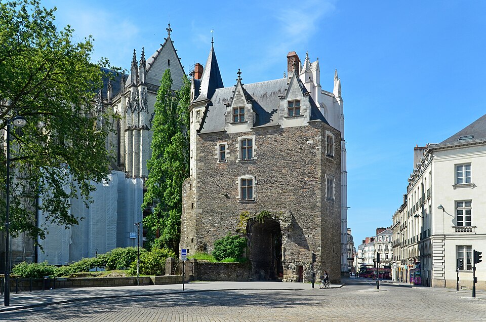 Nantes Porte Saint Pierre 01