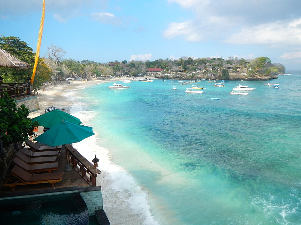 Nusa Lembongan Mushroom Beach