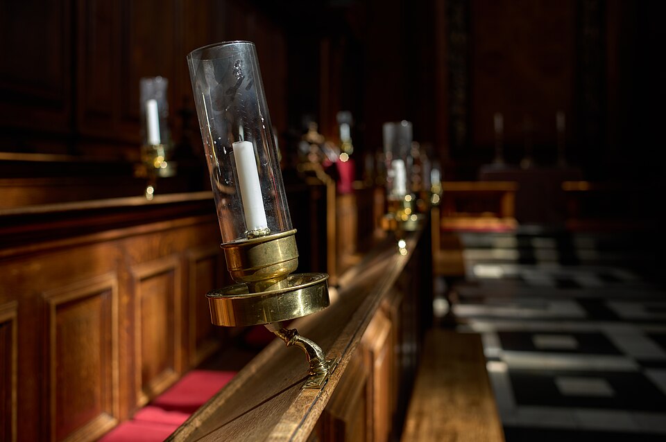 Candle at the Trinity College Chapel, Oxford L1002981