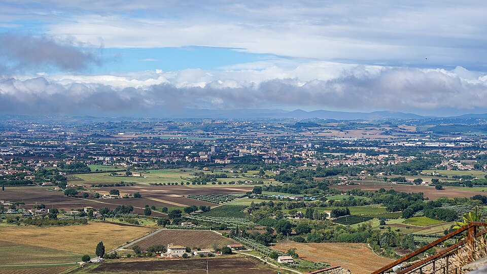 SW Perugia Plains Assisi Italy Sep23 A7C 07858