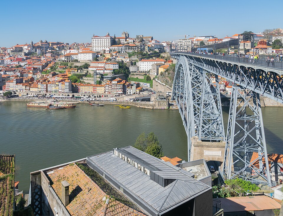 Dom Luis I bridge from Jardim do Morro (1)