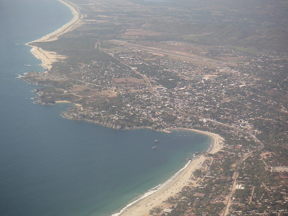 Mexico PuertoEscondido Airview