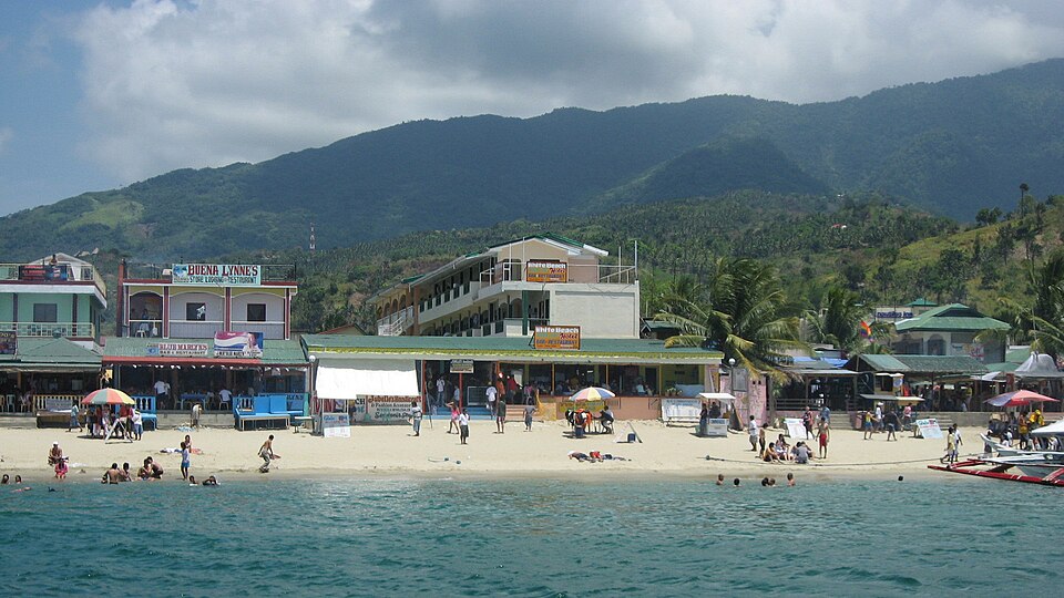 PH Puerto Galera White Beach from sea 1