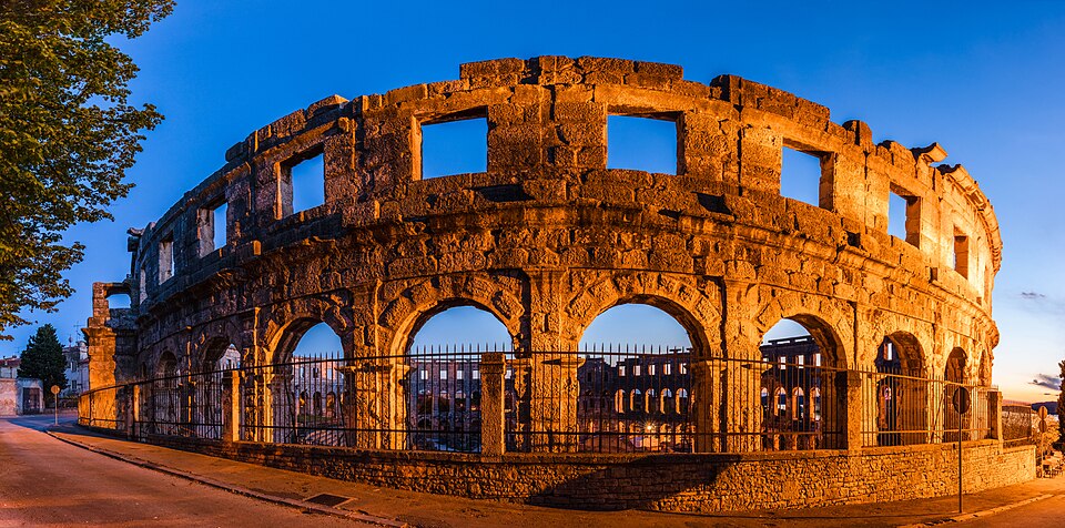 Anfiteatro de Pula, Croacia, 2017 04 17, DD 49 57 HDR PAN