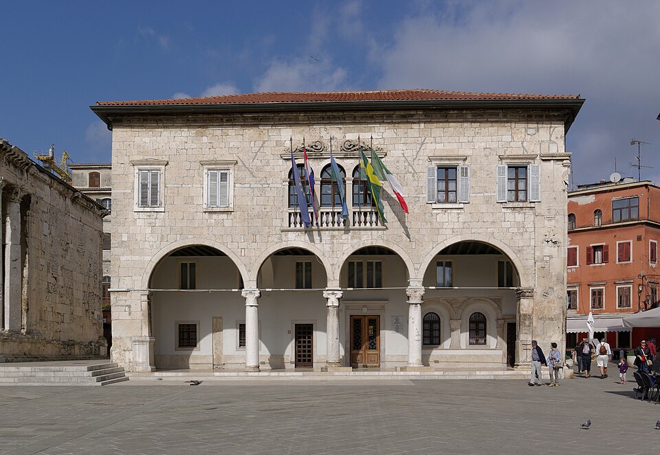Croatia Pula Town Hall BW 2014 10 11 12 00 09